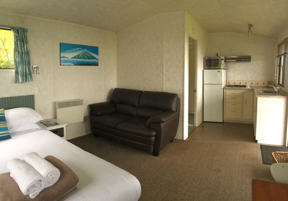 Oakura Beach Holiday Park エクステリア 写真