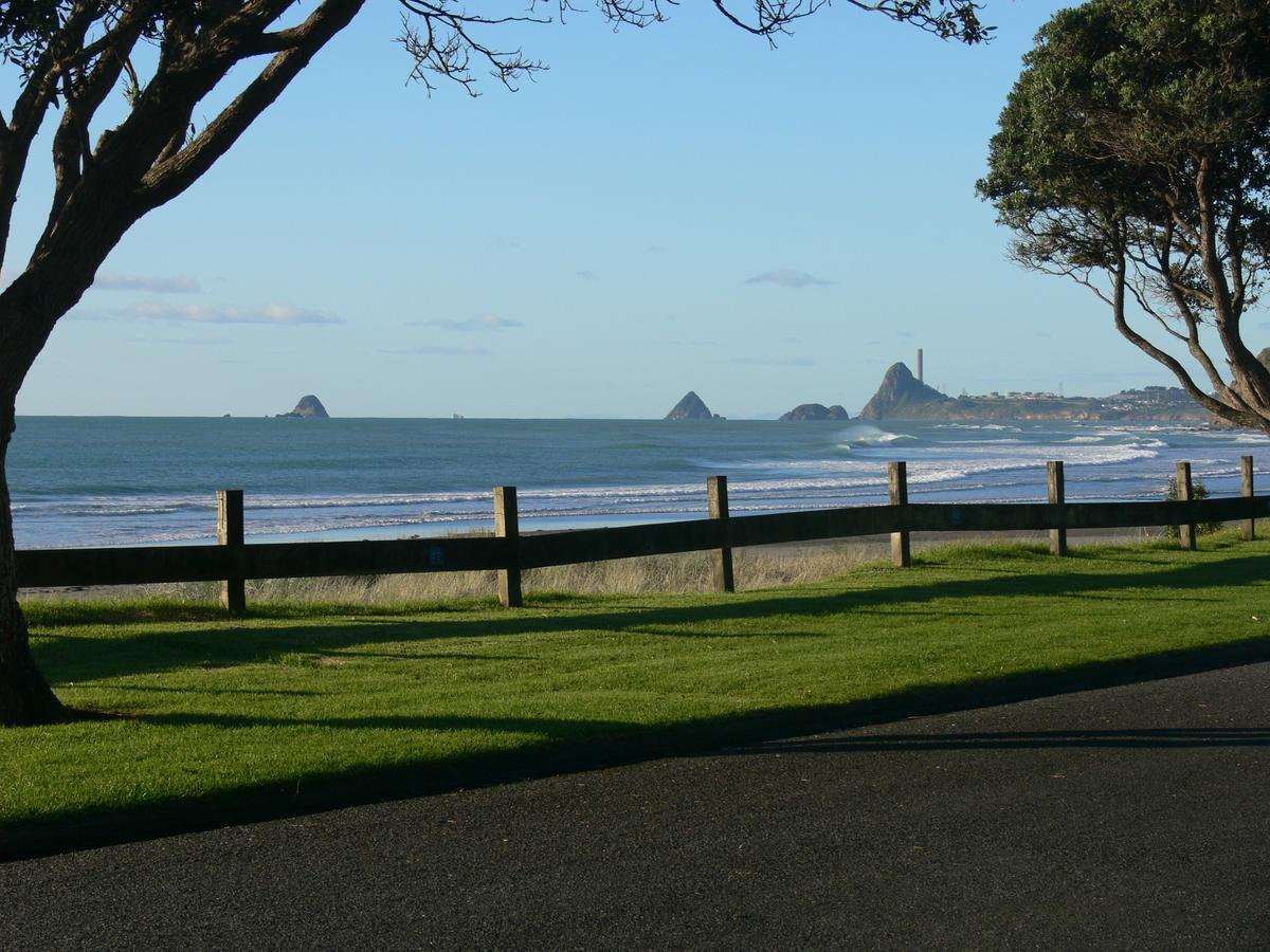 Oakura Beach Holiday Park エクステリア 写真