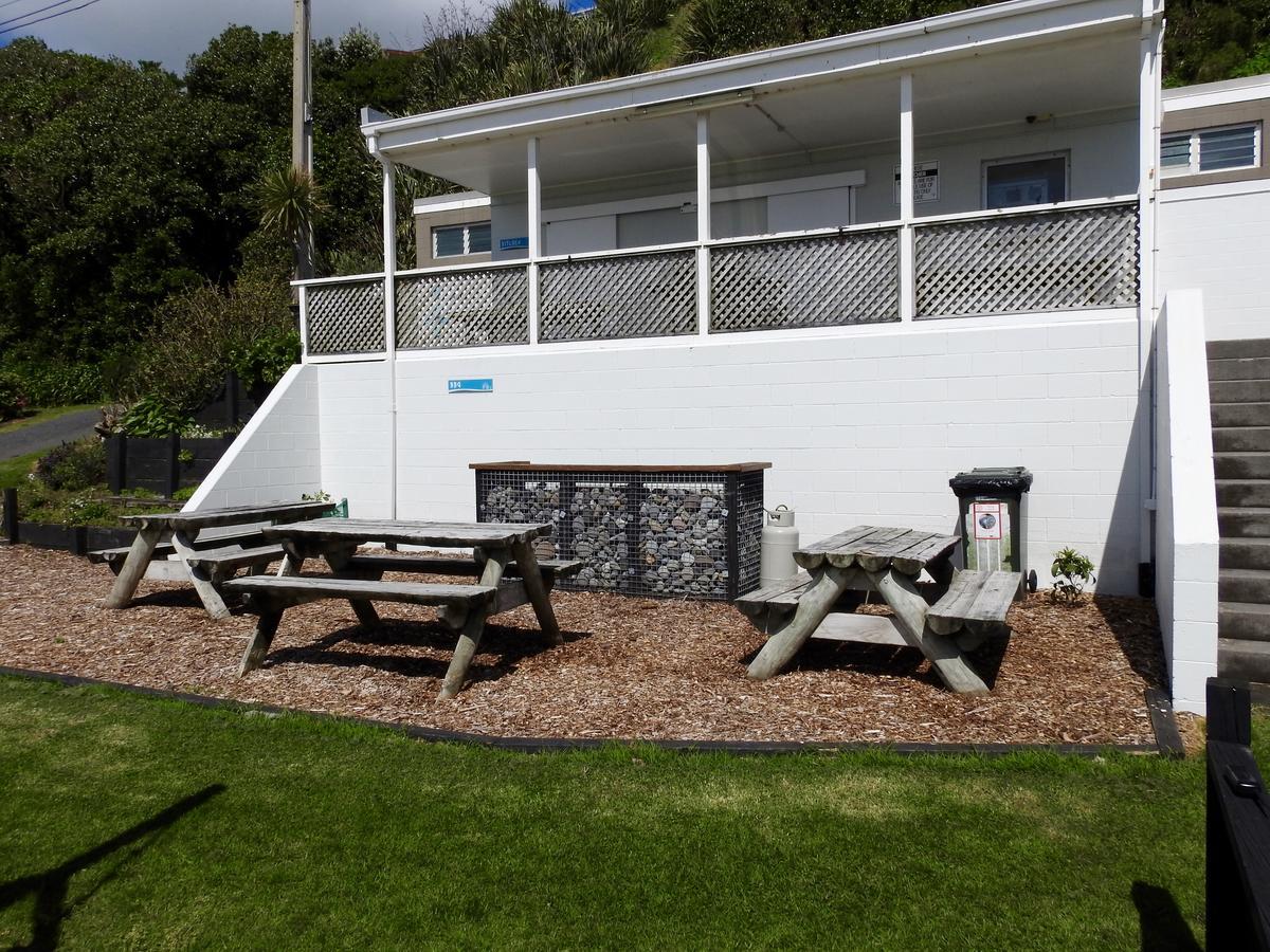 Oakura Beach Holiday Park エクステリア 写真