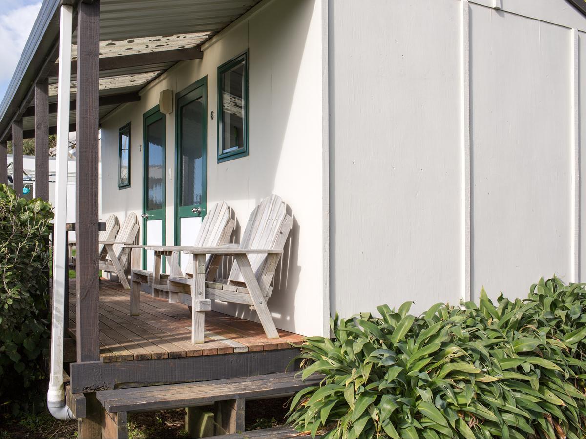 Oakura Beach Holiday Park エクステリア 写真
