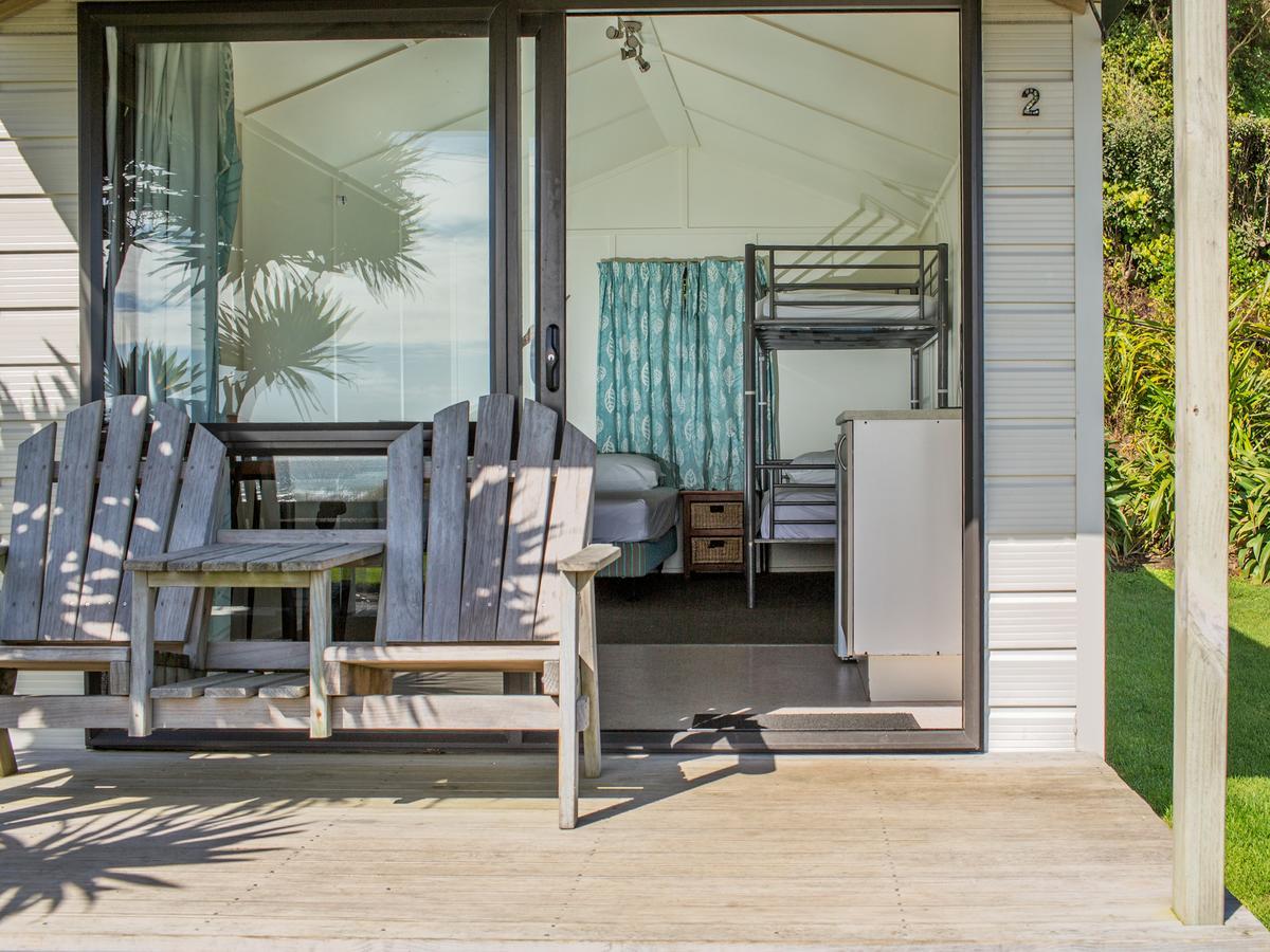 Oakura Beach Holiday Park エクステリア 写真
