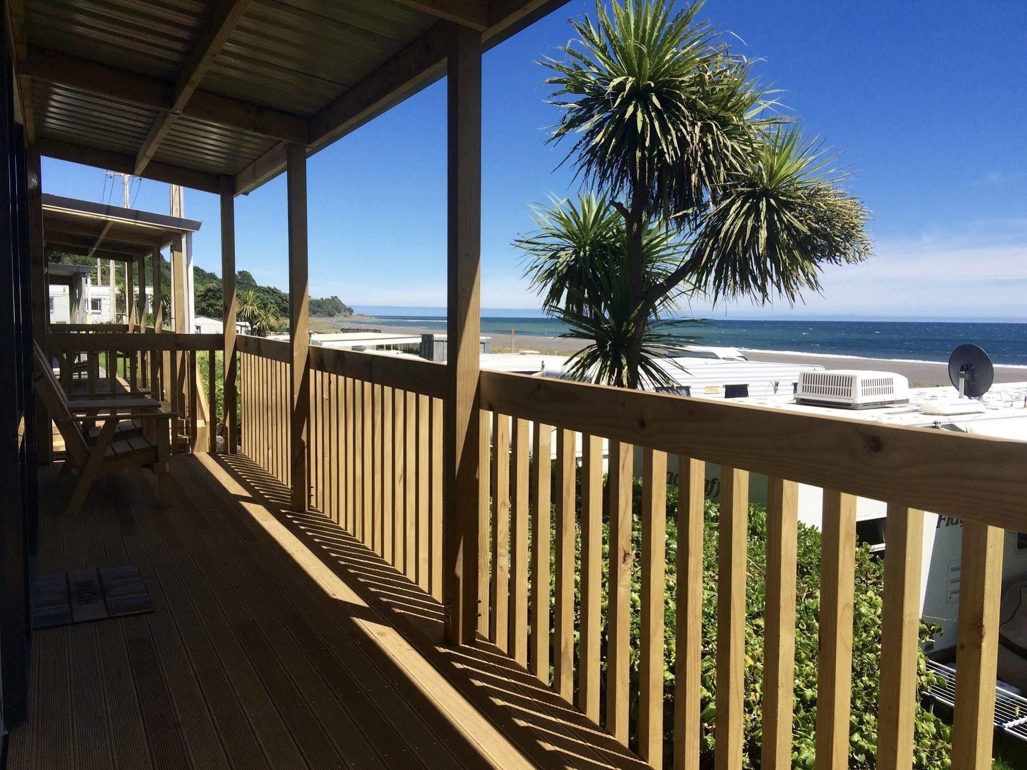 Oakura Beach Holiday Park エクステリア 写真